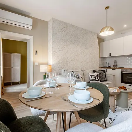 Sweett - Temple Apartment