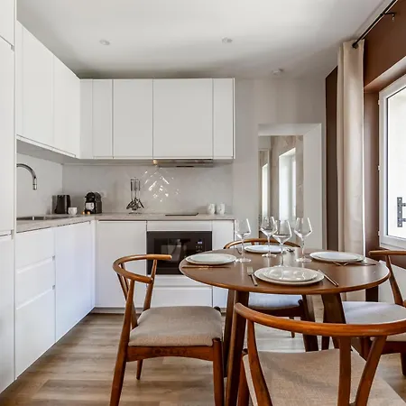 Sweett - Temple Apartment